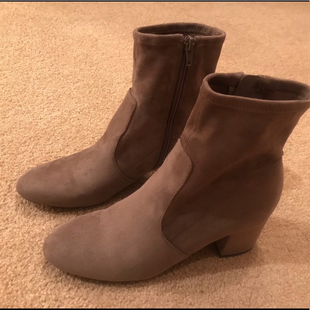 Pretty Heeled Fabric Ankle Booties size 7 1/2 M